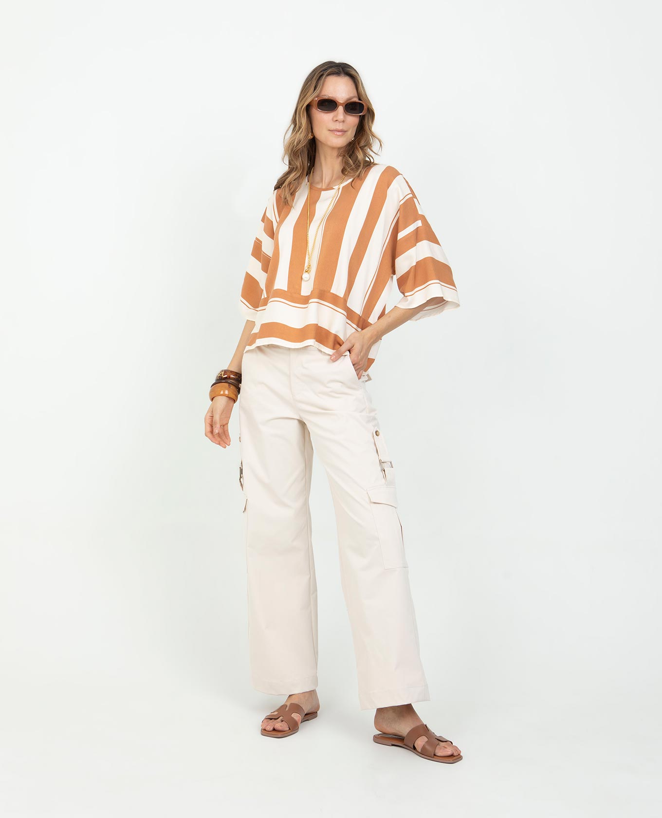 CAMISA RAYAS PARA MUJER SILUETA CUADRADA CON CORTE EN JUEGO DE RAYAS