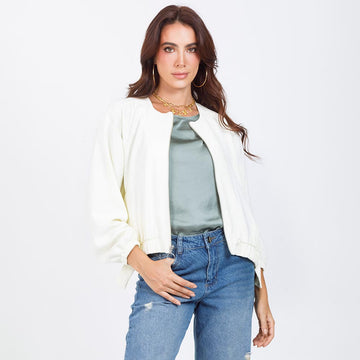 CHAQUETA PARA MUJER CON CREMALLERA DECORATIVA Y HERRAJE EN COSTADOS