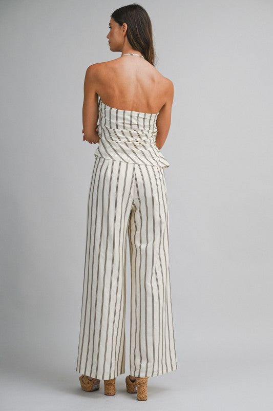 Set, total look. Semi-formal.