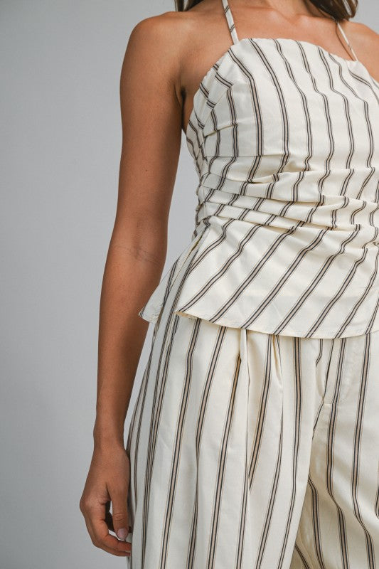 Set, total look. Semi-formal.