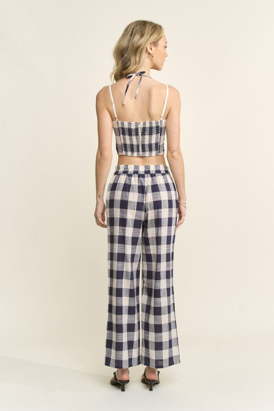 Set crop top and pants.