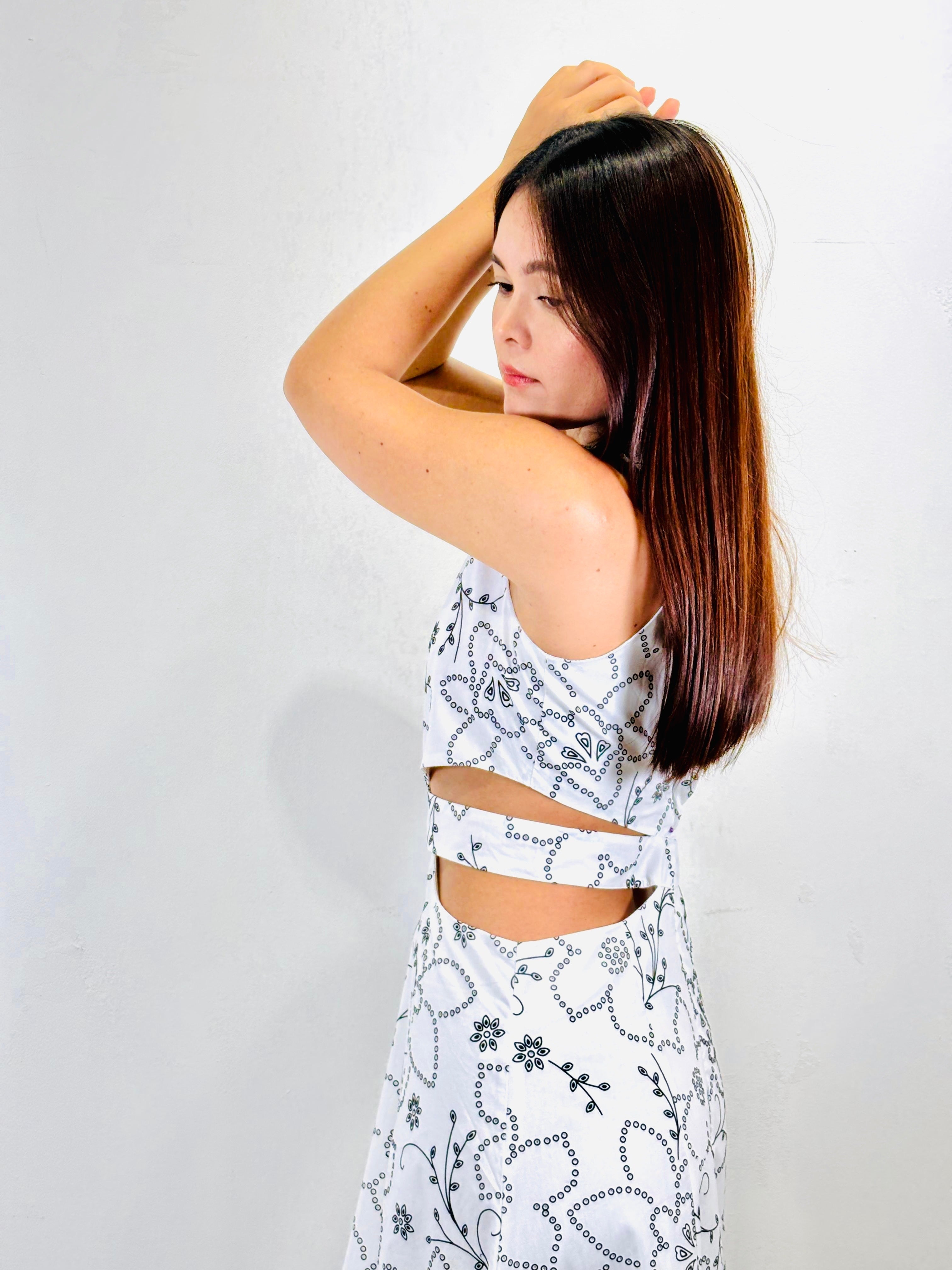 Vestido Largo Blesslover 6839 con Estampado Floral y Cut-Out Lateral