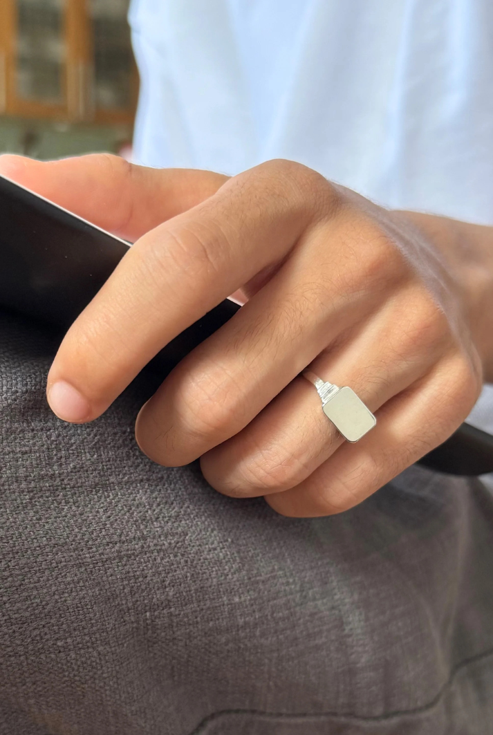Rectangle Signet Ring | 14K Gold