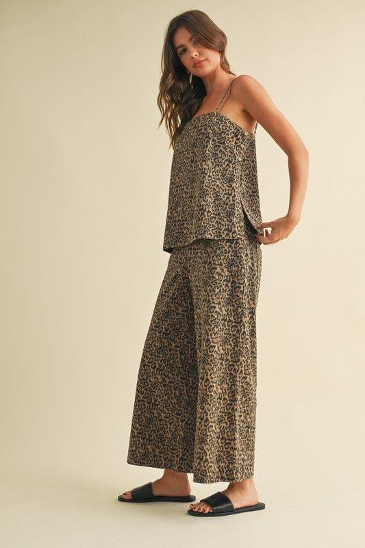 Set Estampado Animal Print | Top de tirantes y pantal¨®n palazzo licrado