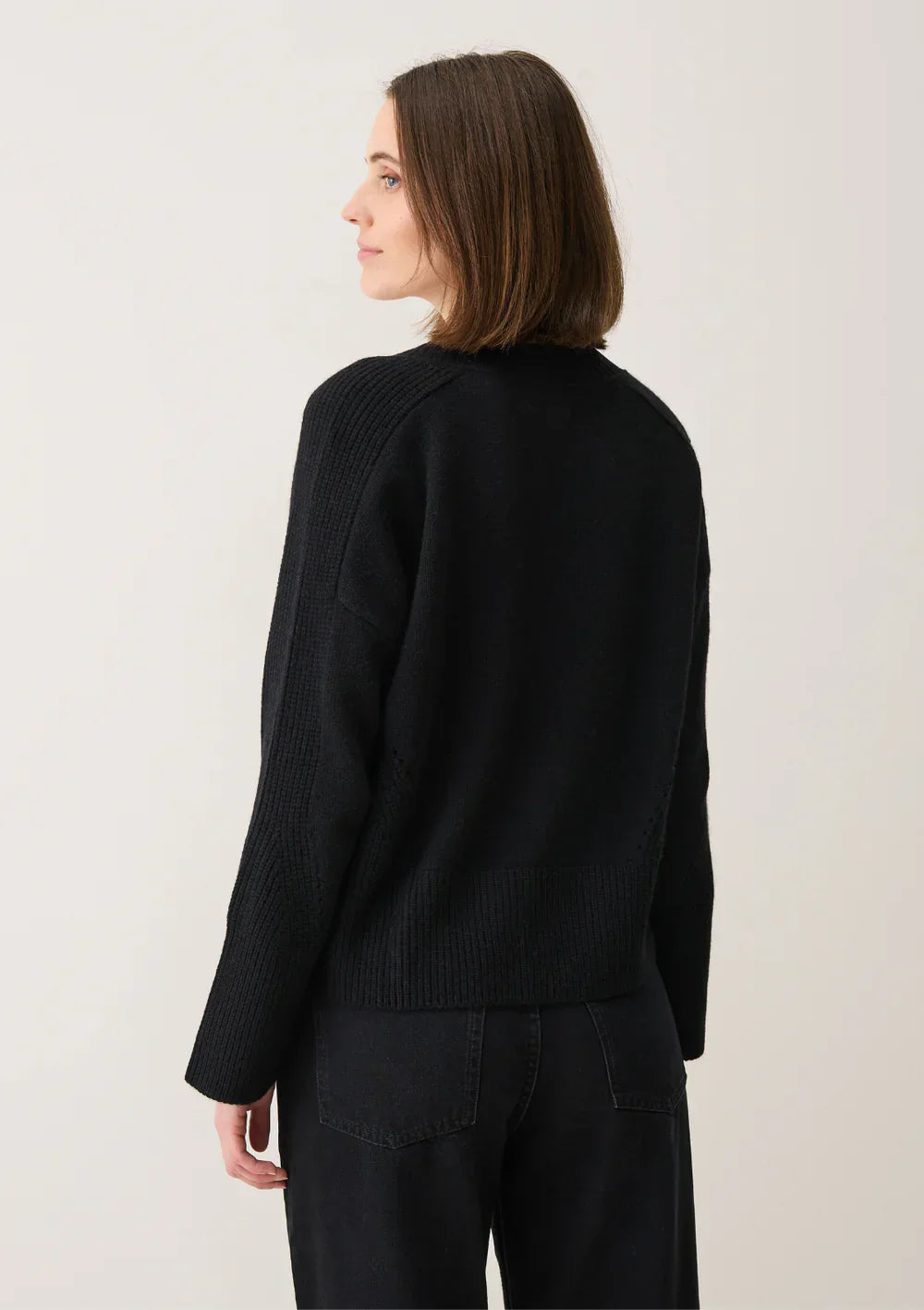 V-Neck Lofty Sweatshirt | Black