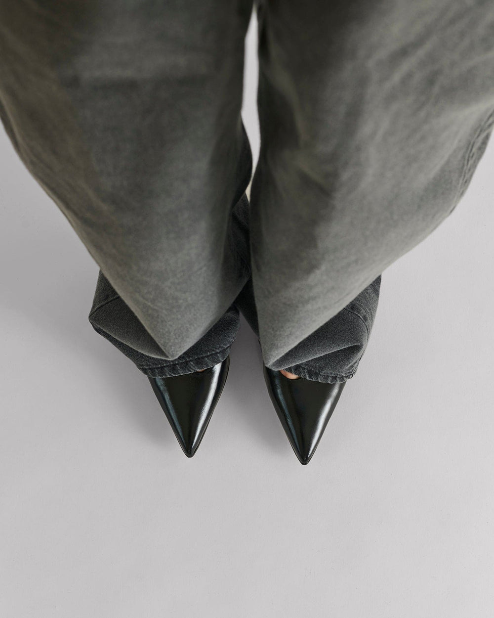 The Pointed Patent Flat | Black