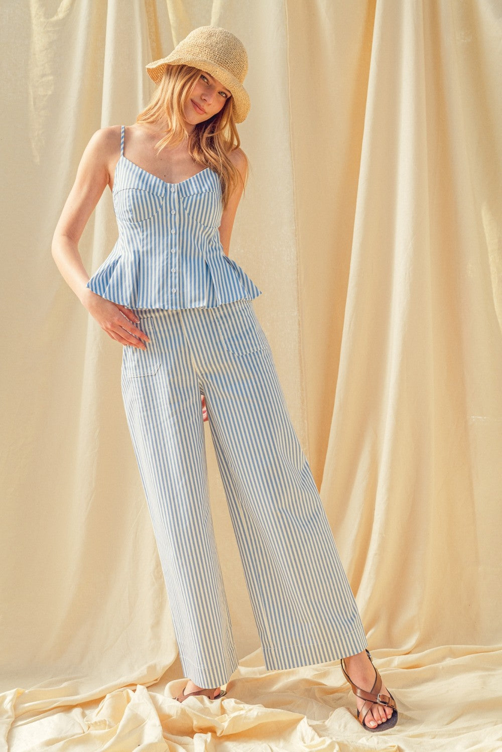 Stripe stretch fabric set.